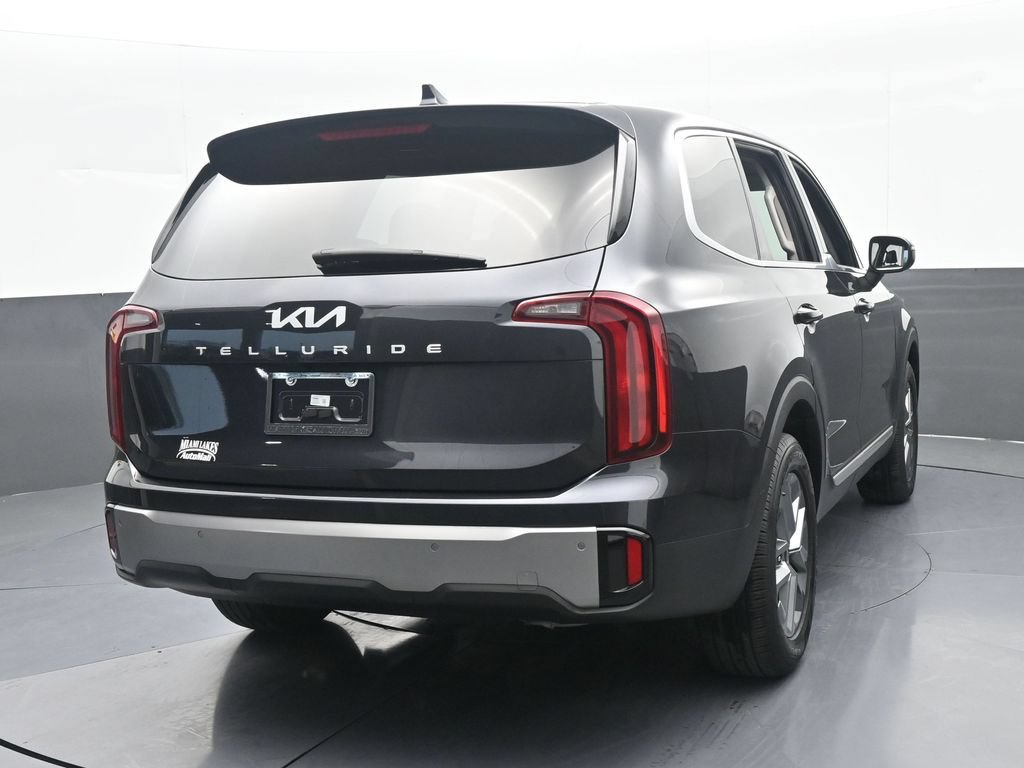 Used 2025 Kia Telluride LX FWD image 5