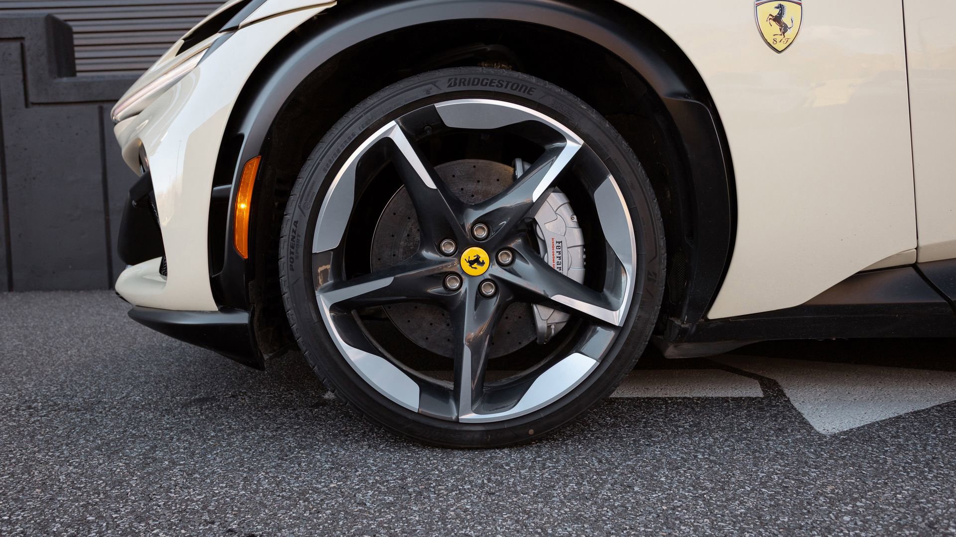 Used 2025 Ferrari Purosangue AWD/4WD image 28
