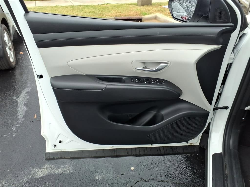 Used 2025 Hyundai Tucson SE image 7