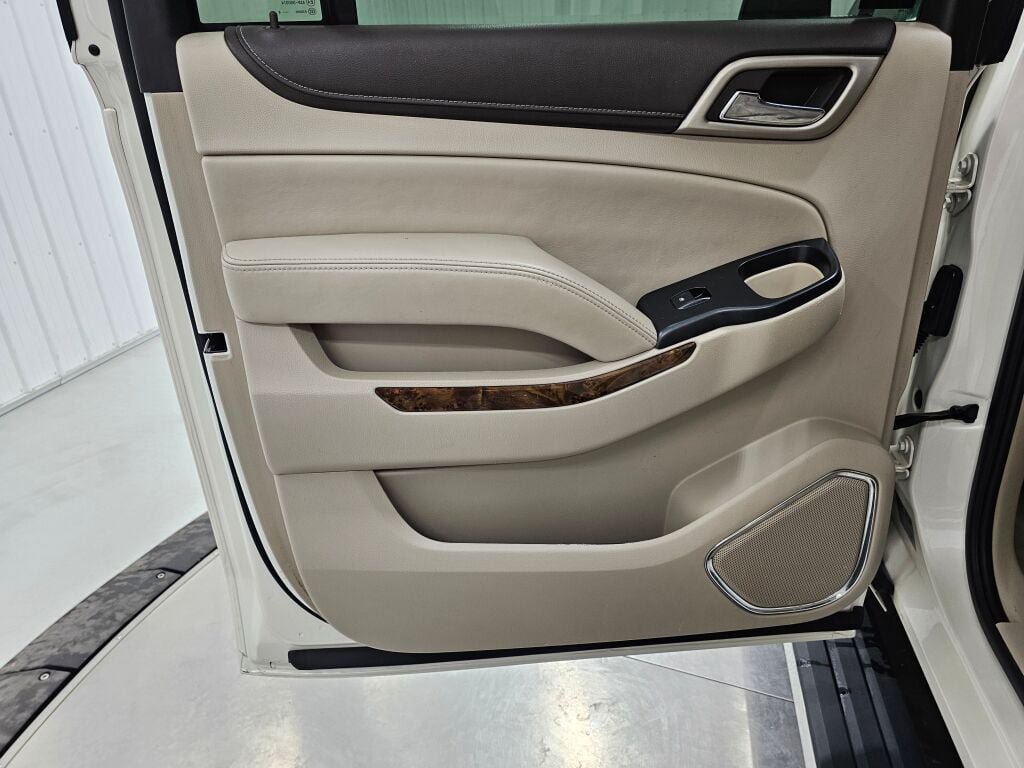Used 2015 GMC Yukon XL Denali w/ Touring Package RWD image 36