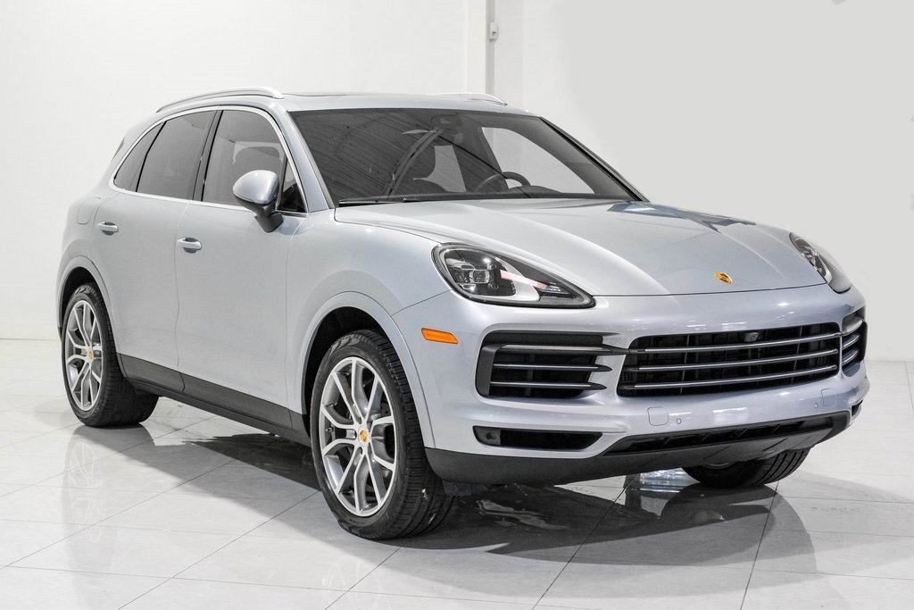 Used 2023 Porsche Cayenne image 3