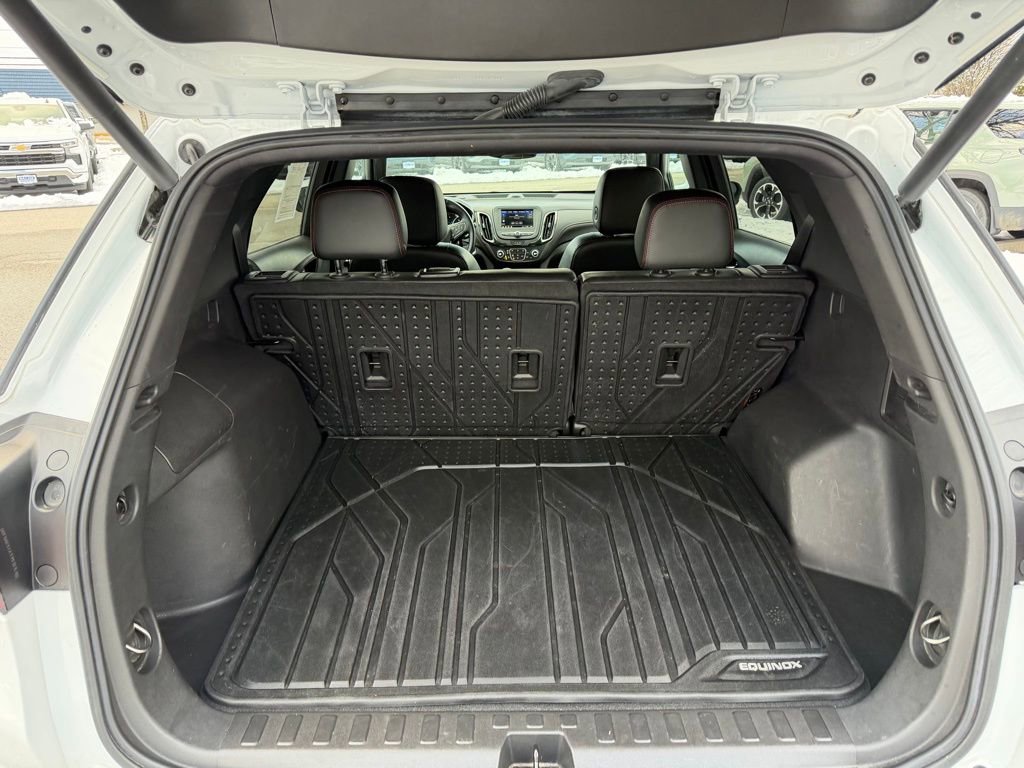 Used 2022 Chevrolet Equinox RS w/ LPO, Floor Liner Package image 19