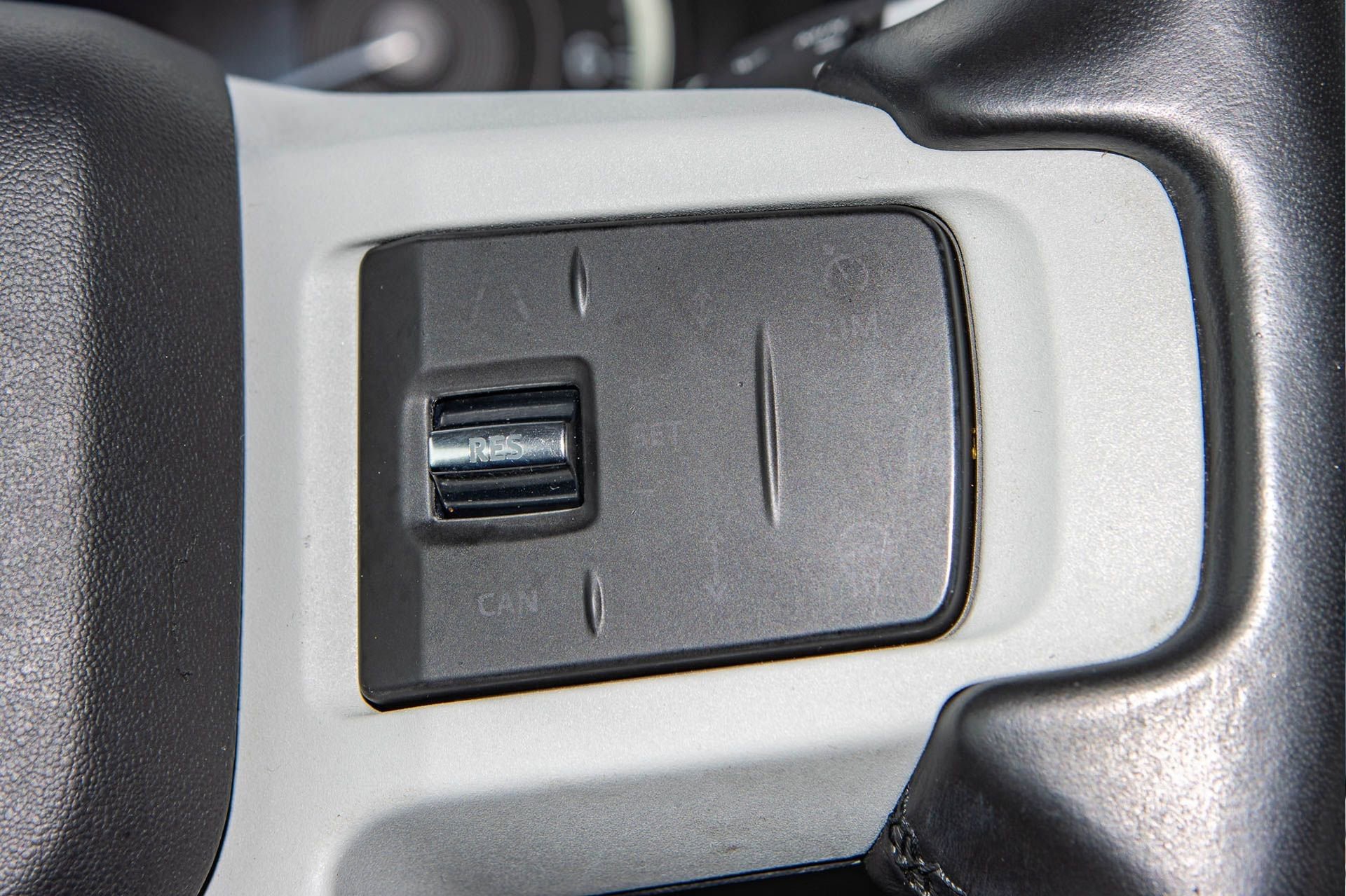 Used 2022 Land Rover Defender 110 SE image 29