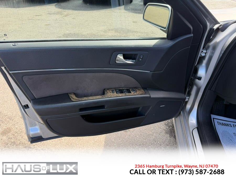 Used 2007 Cadillac STS V image 17