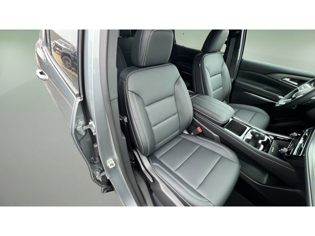 New 2026 Chevrolet Traverse LT w/ Driver Confidence Package FWD image 32