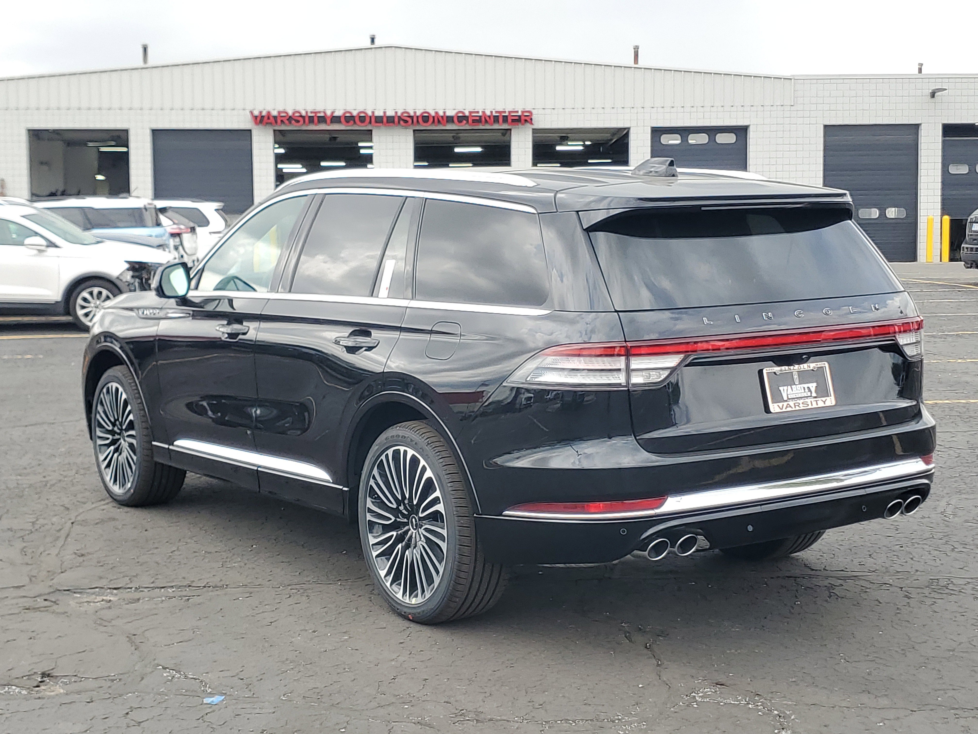 New 2026 Lincoln Aviator Black Label AWD/4WD image 3