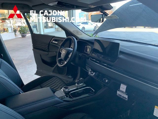 New 2026 Mitsubishi Outlander SEL image 27