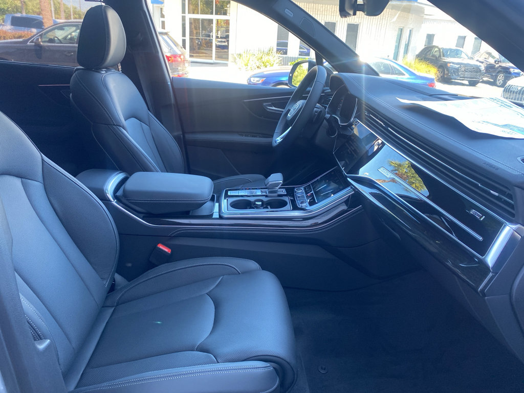 New 2025 Audi Q7 3.0T Prestige image 11