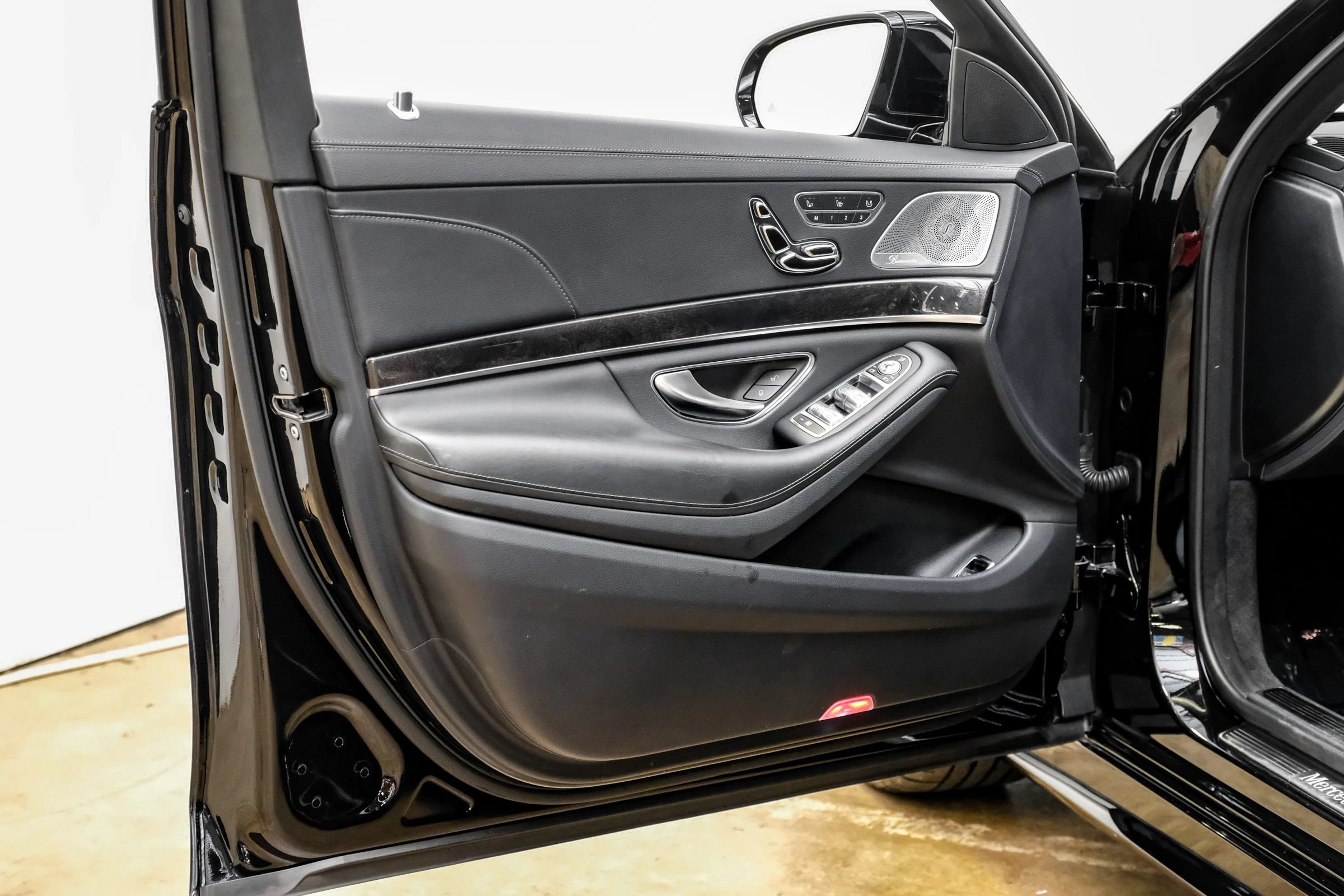 Used 2020 Mercedes-Benz S 560 Sedan image 39