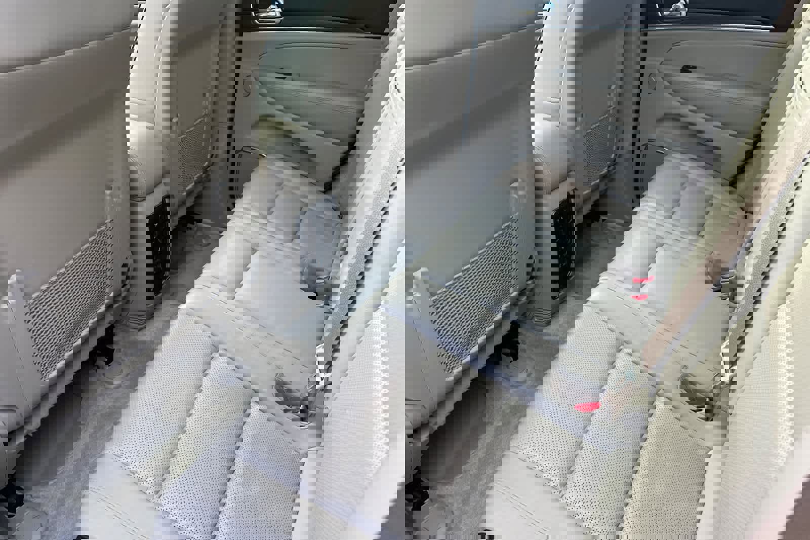 Used 2017 Jeep Grand Cherokee Overland w/ Jeep Active Safety Group image 11