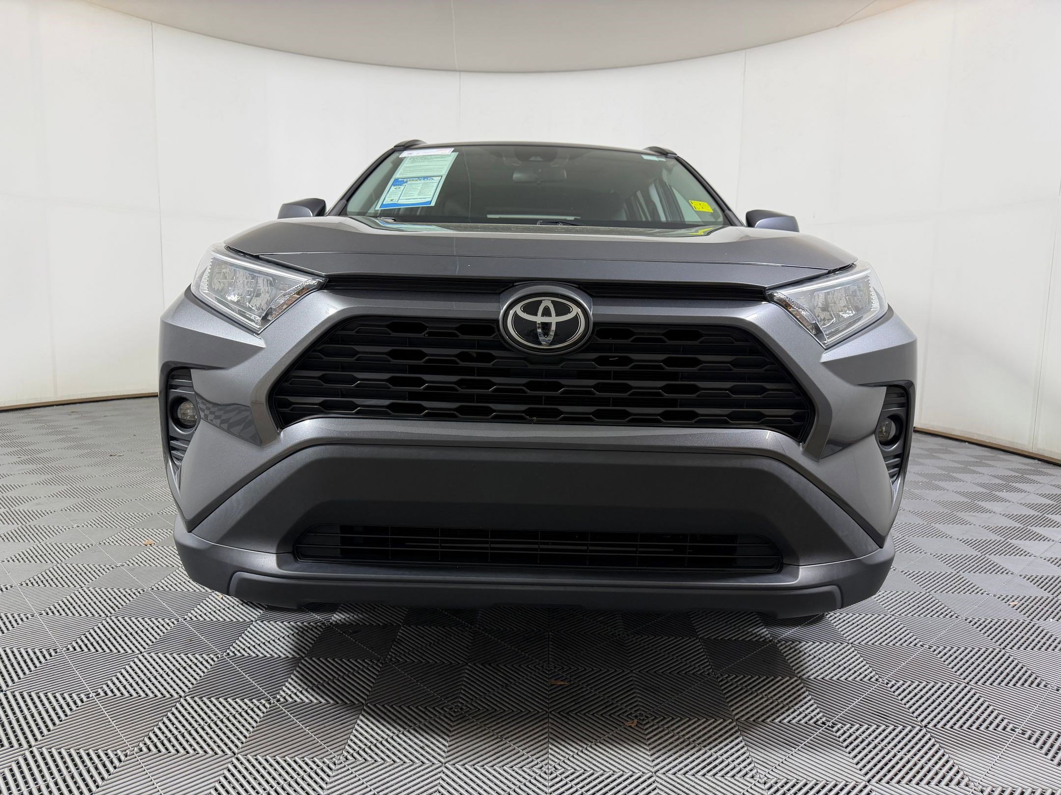 Used 2021 Toyota RAV4 XLE w/ Convenience Package AWD/4WD image 5
