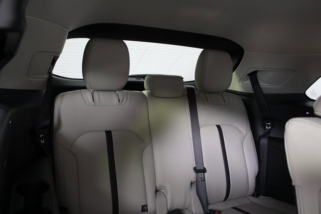 Used 2025 MAZDA CX-90 3.3 Turbo w/ Preferred Package image 11