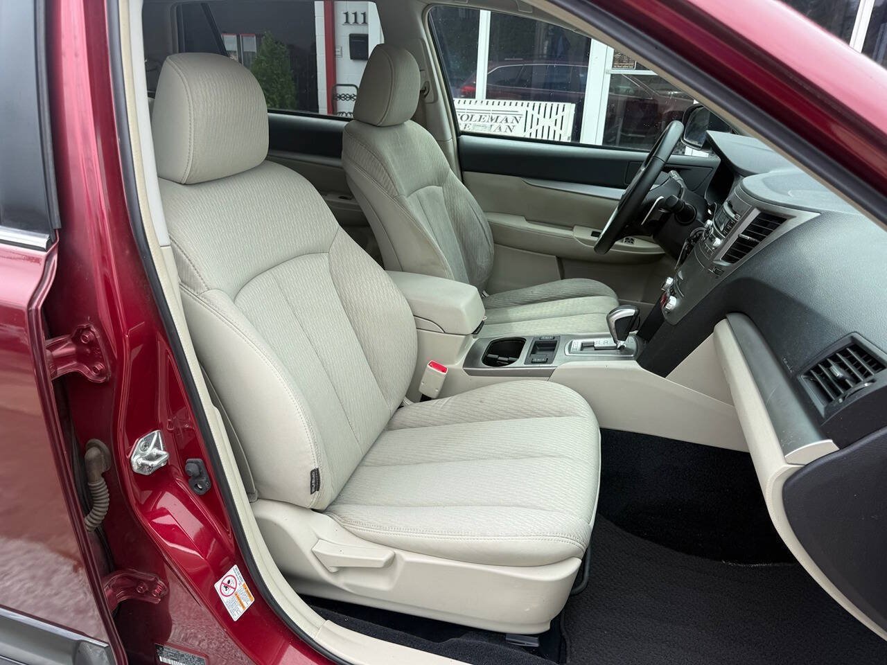 Used 2011 Subaru Outback 2.5i Premium AWD/4WD image 3
