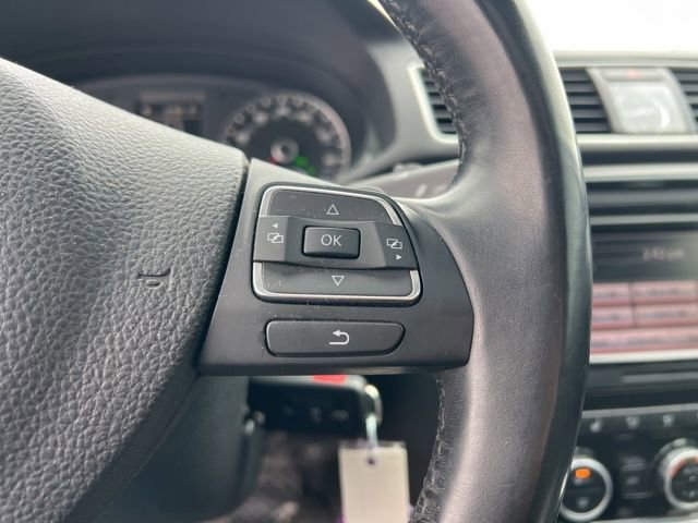 Used 2012 Volkswagen Passat 3.6 SE image 14