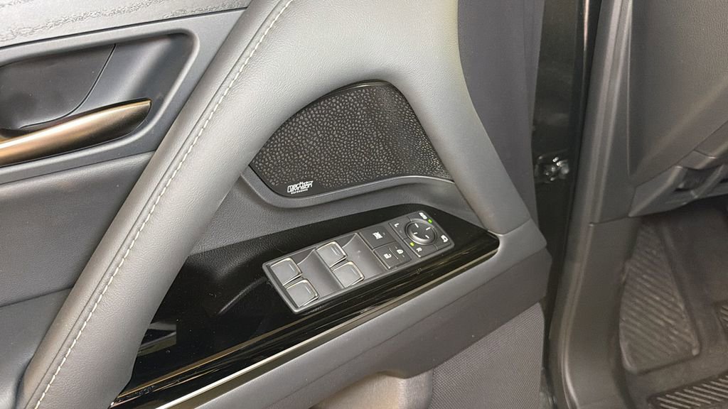 New 2026 Lexus LX 600 4WD w/ Luxury Package image 13