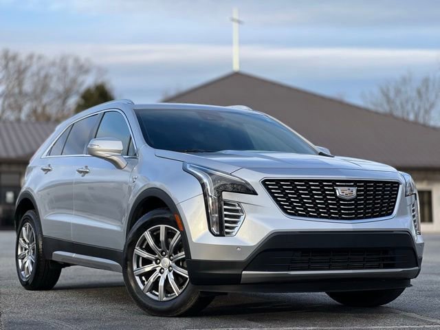 Used 2022 Cadillac XT4 Premium Luxury w/ Safety Alert Package image 3