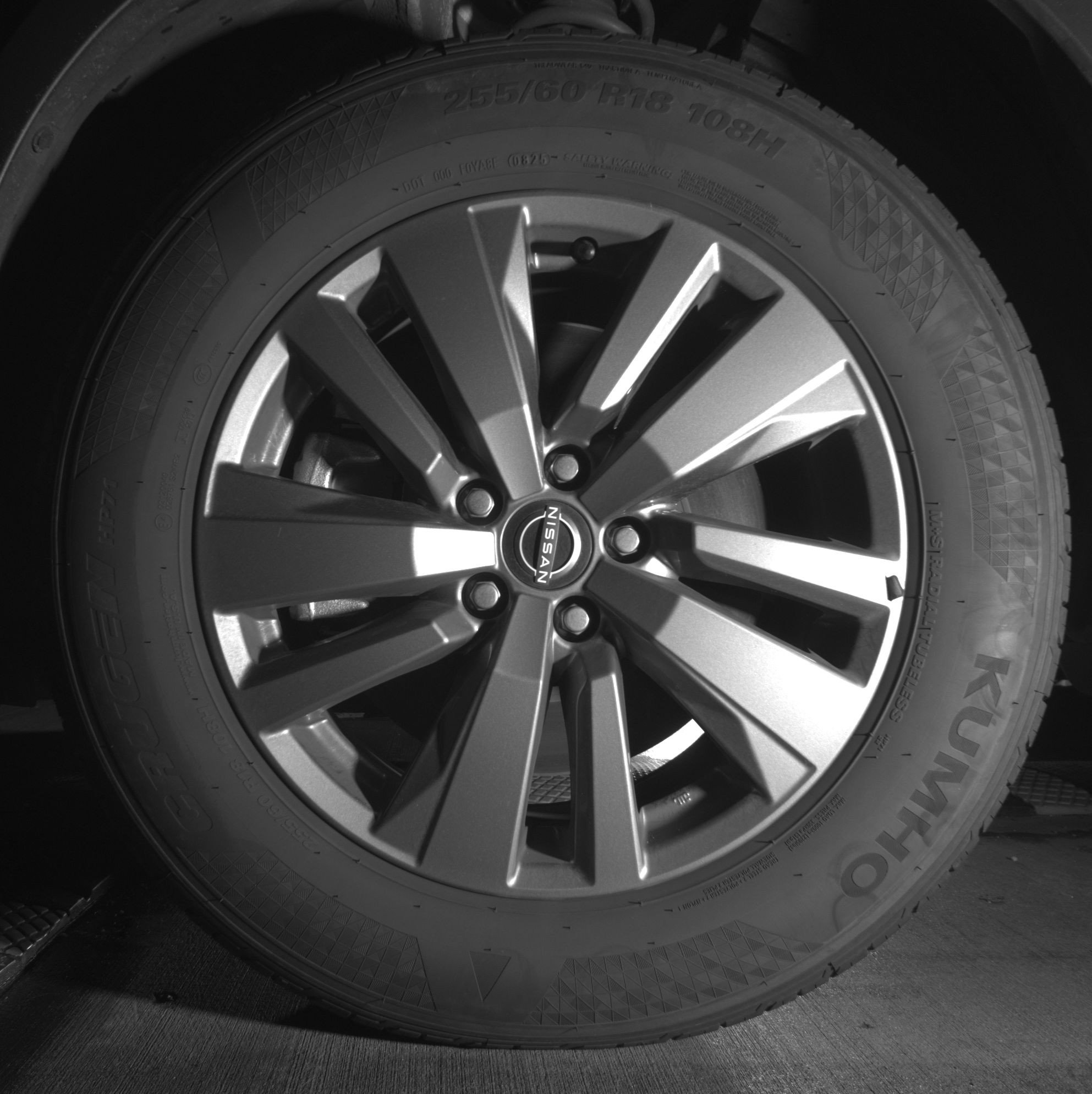 Used 2025 Nissan Pathfinder SV image 12