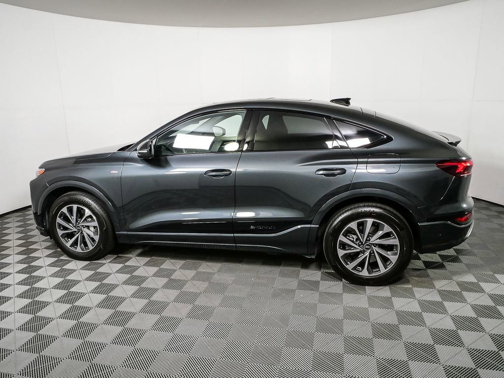 Certified 2025 Audi Q6 e-tron Prestige w/ Black Warm Weather Package AWD/4WD image 31