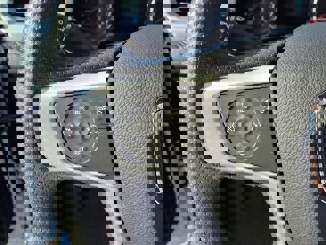 Used 2023 GMC Acadia SLE w/ Elevation Edition image 7