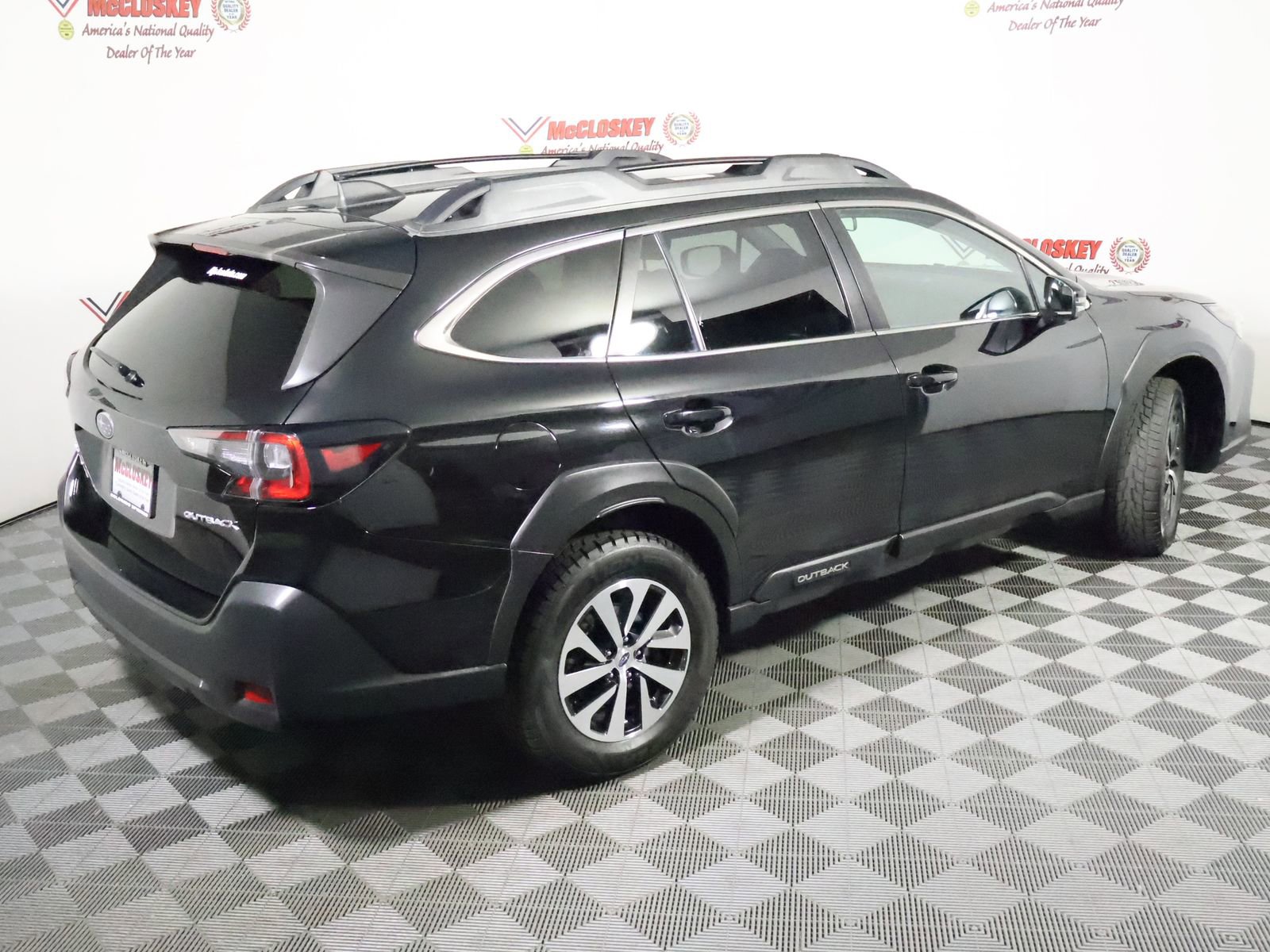 Used 2023 Subaru Outback Premium AWD/4WD image 4