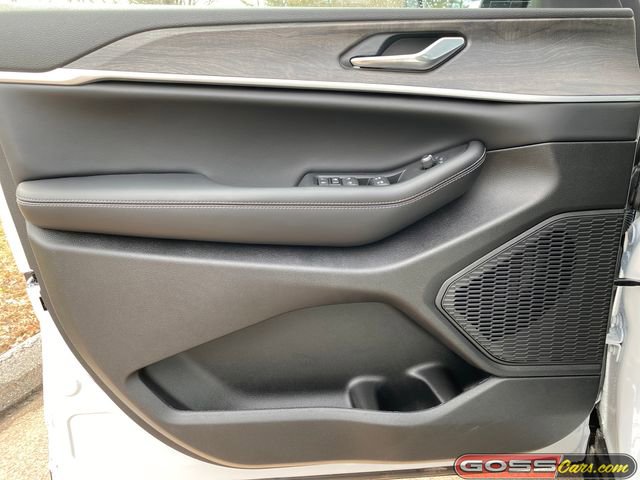 New 2026 Jeep Grand Cherokee Altitude image 23