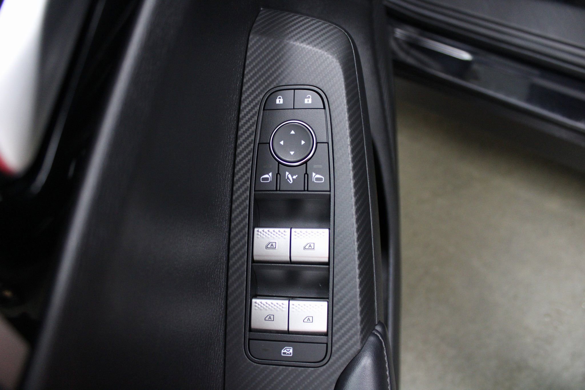 Used 2023 Mitsubishi Outlander SE image 12