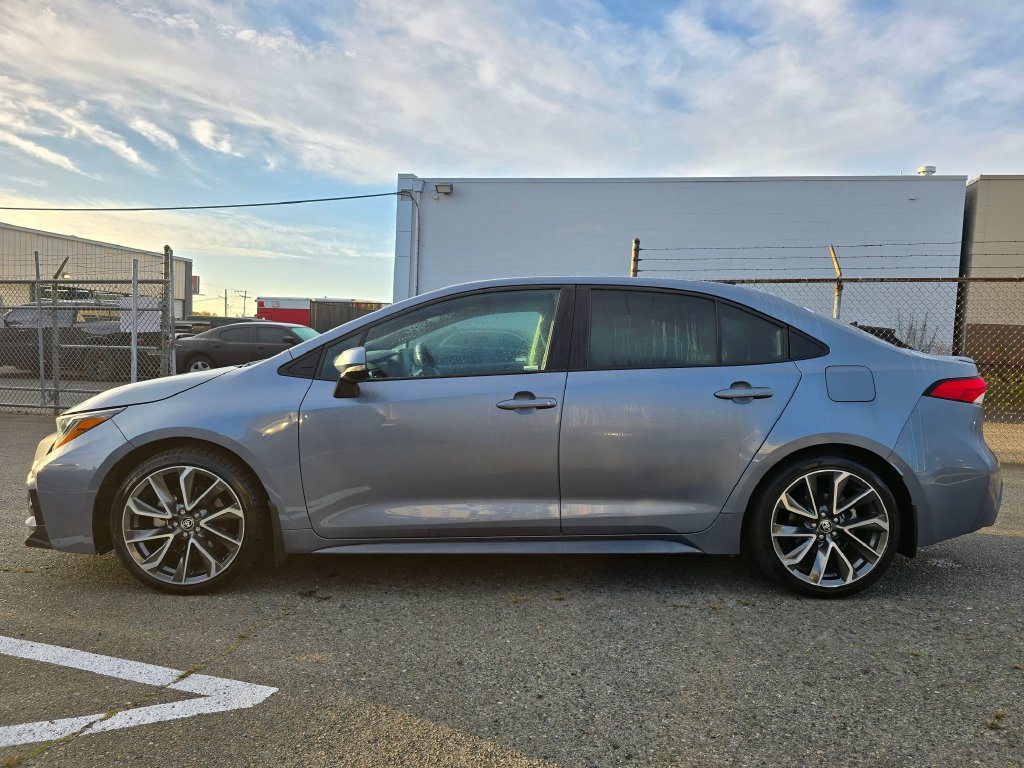 Used 2022 Toyota Corolla SE w/ SE Premium Package FWD image 5