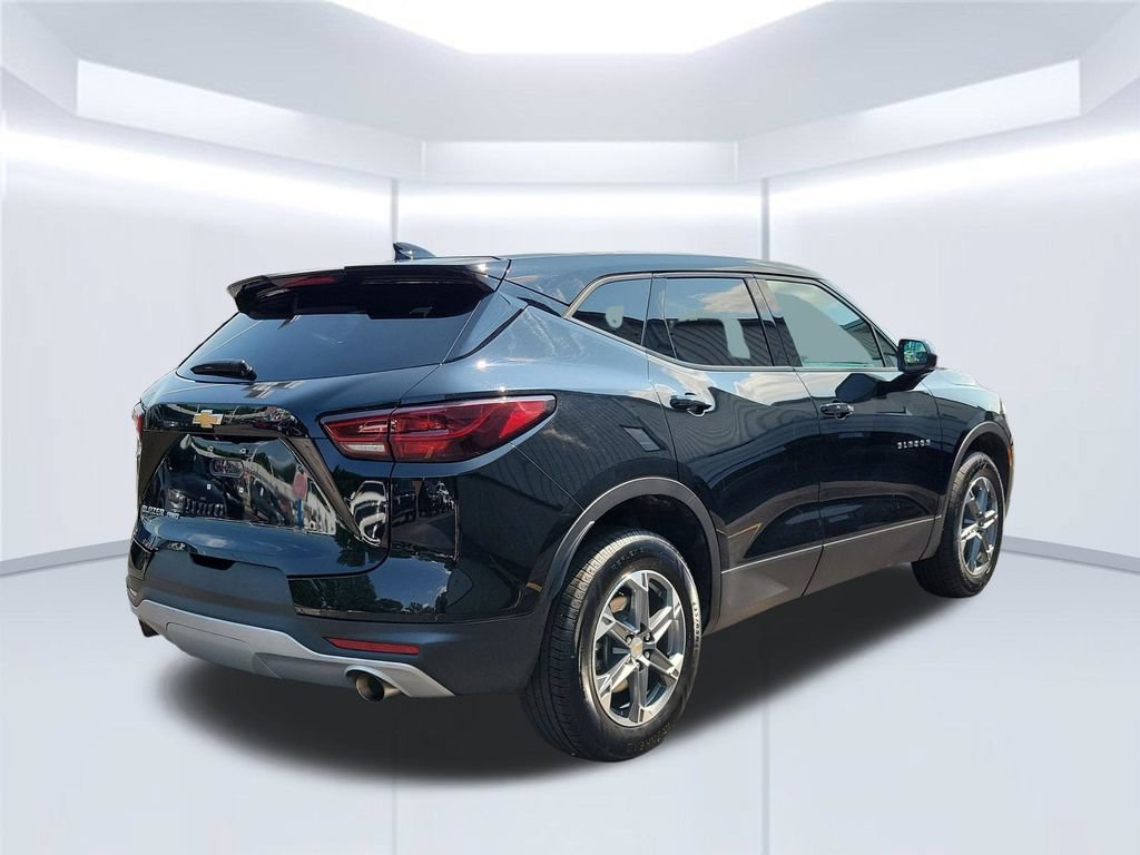 Used 2025 Chevrolet Blazer LT AWD/4WD image 5