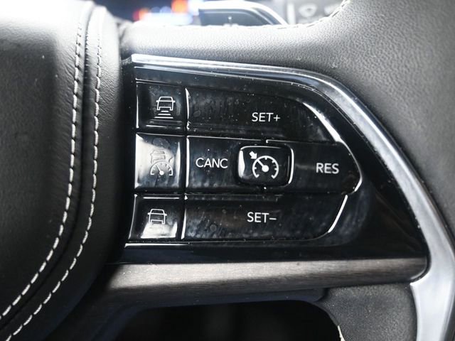 Used 2023 Jeep Grand Cherokee Overland w/ Luxury Tech Group IV AWD/4WD image 14