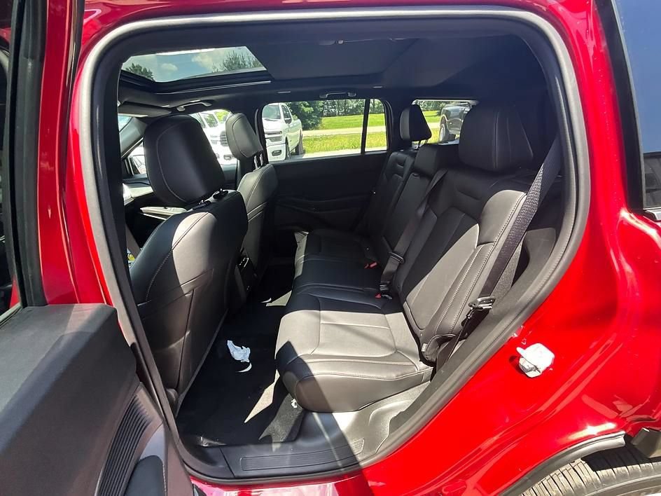 New 2026 Jeep Cherokee Limited AWD/4WD image 26