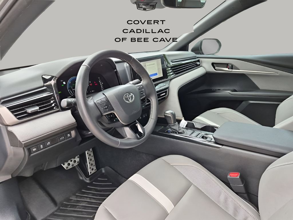 Used 2025 Toyota Camry SE w/ Convenience Package image 31
