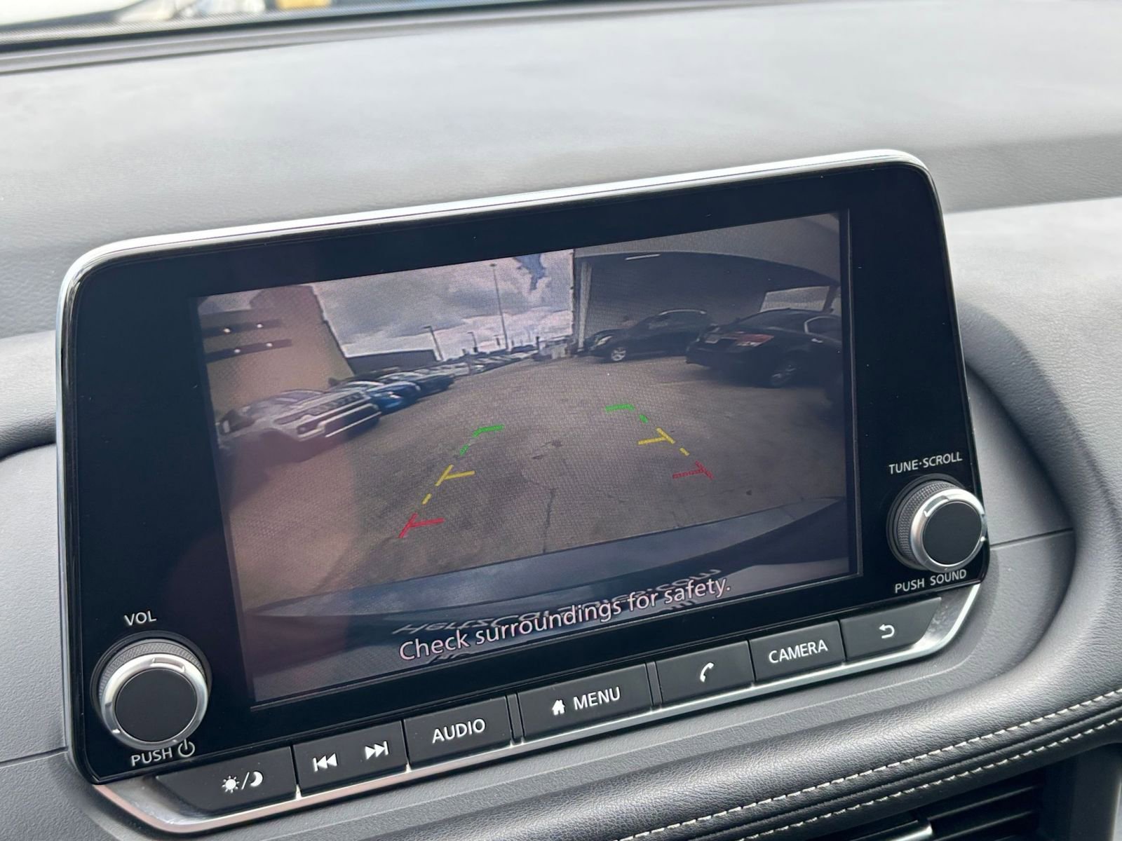Used 2025 Nissan Rogue SV FWD image 25