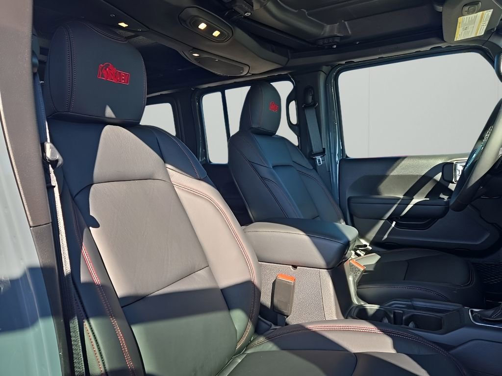 New 2025 Jeep Wrangler Unlimited Rubicon w/ Safety Group image 31