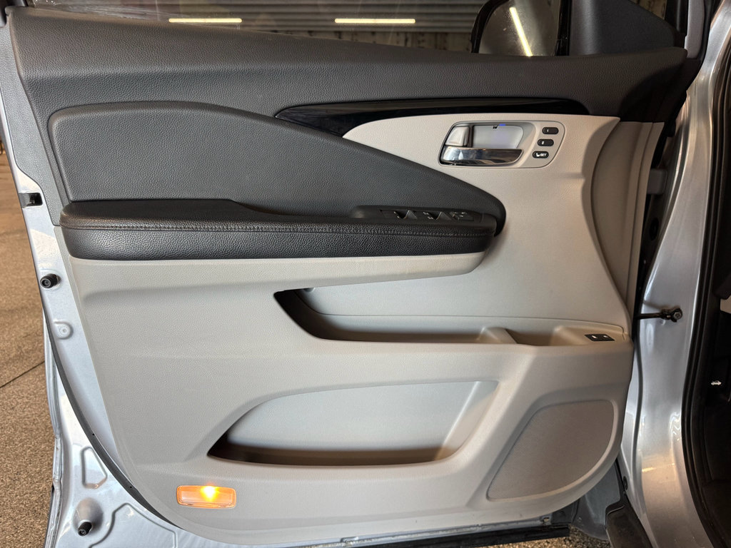 Used 2017 Honda Pilot Touring image 25