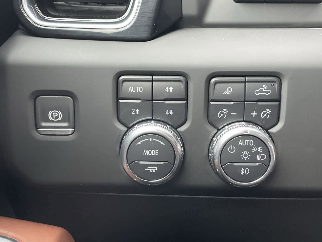Used 2025 GMC Sierra 2500 Denali Ultimate AWD/4WD image 32