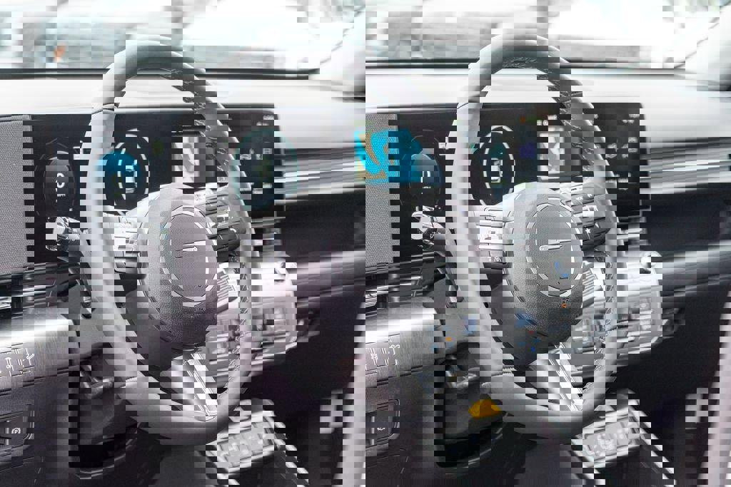 New 2026 Hyundai Kona SEL Premium image 21