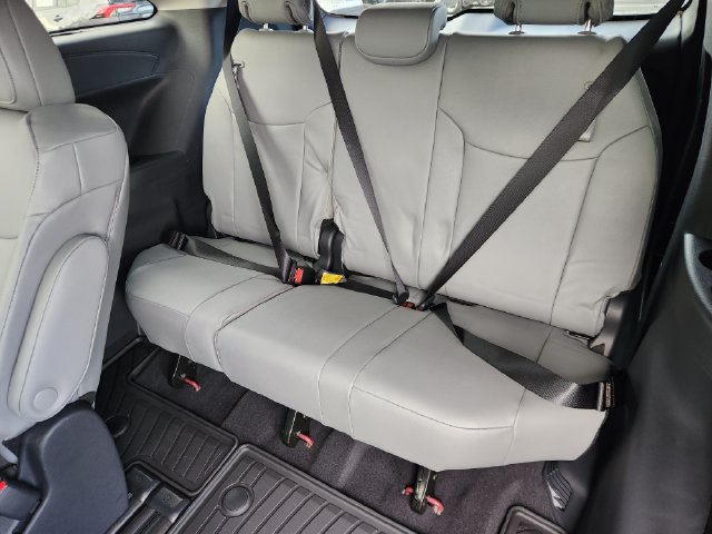 New 2026 Toyota Sienna XLE FWD image 24