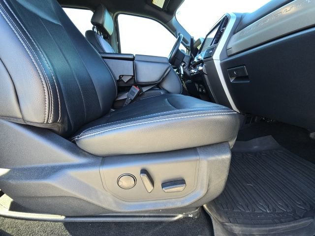 Used 2022 Ford F250 Lariat w/ Black Appearance Package image 17