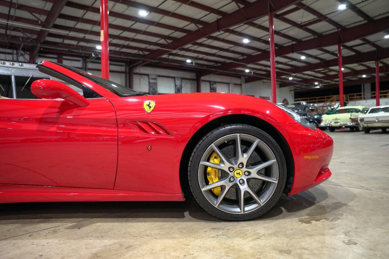 Used 2013 Ferrari California image 11