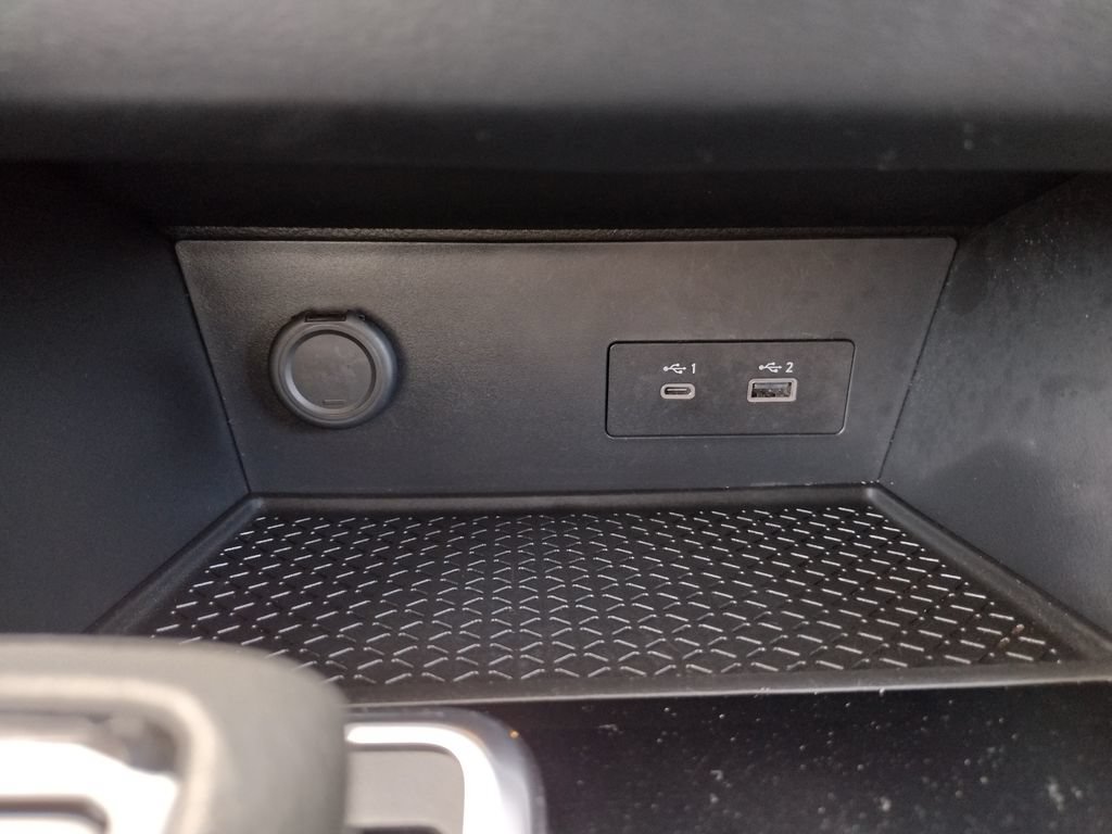 Used 2025 Nissan Pathfinder SV FWD image 30