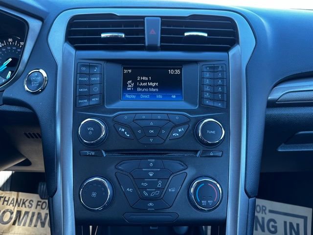 Used 2018 Ford Fusion SE image 26