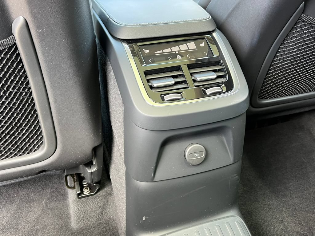 Used 2023 Volvo XC90 T8 Ultimate AWD/4WD image 37