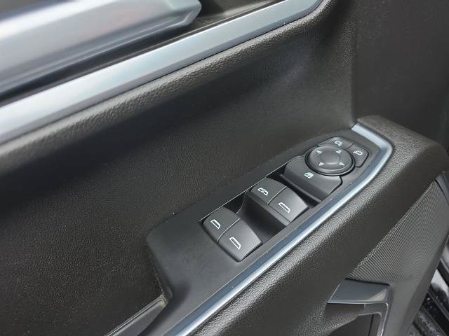 Used 2022 Chevrolet Silverado 1500 LT w/ Z71 Off-Road Package AWD/4WD image 21