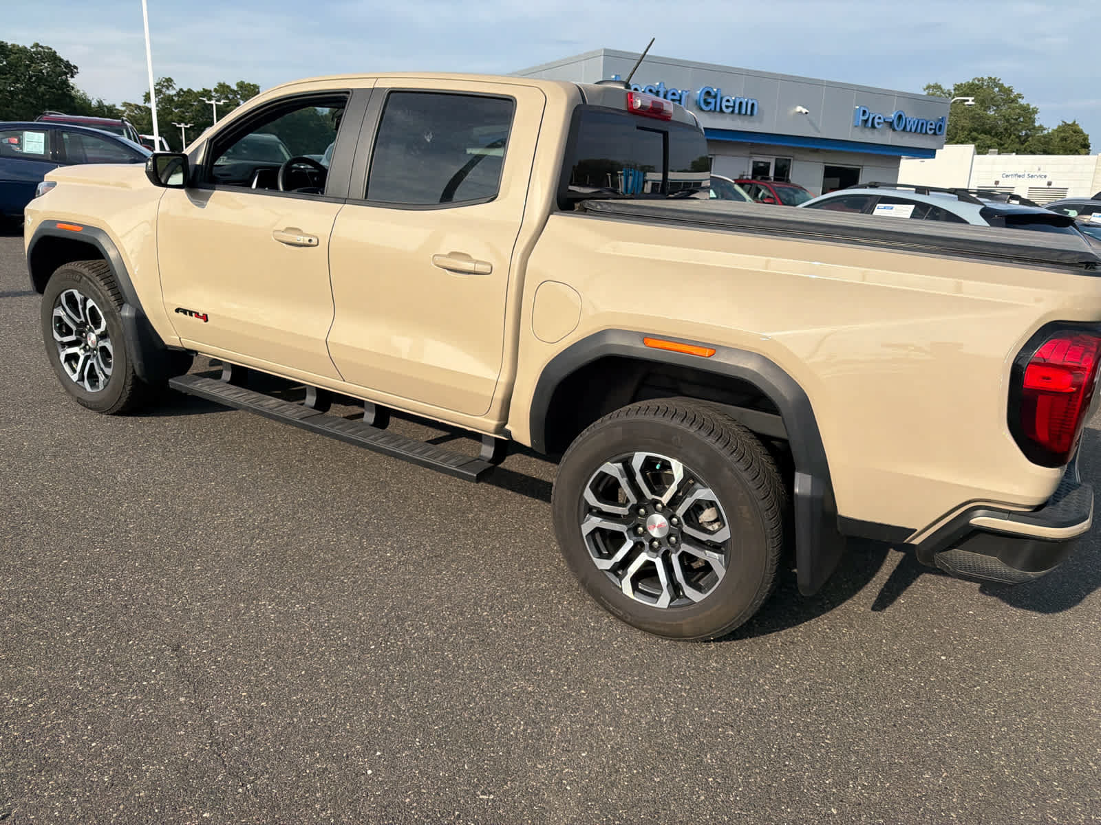 Certified 2024 GMC Canyon AT4 AWD/4WD image 5