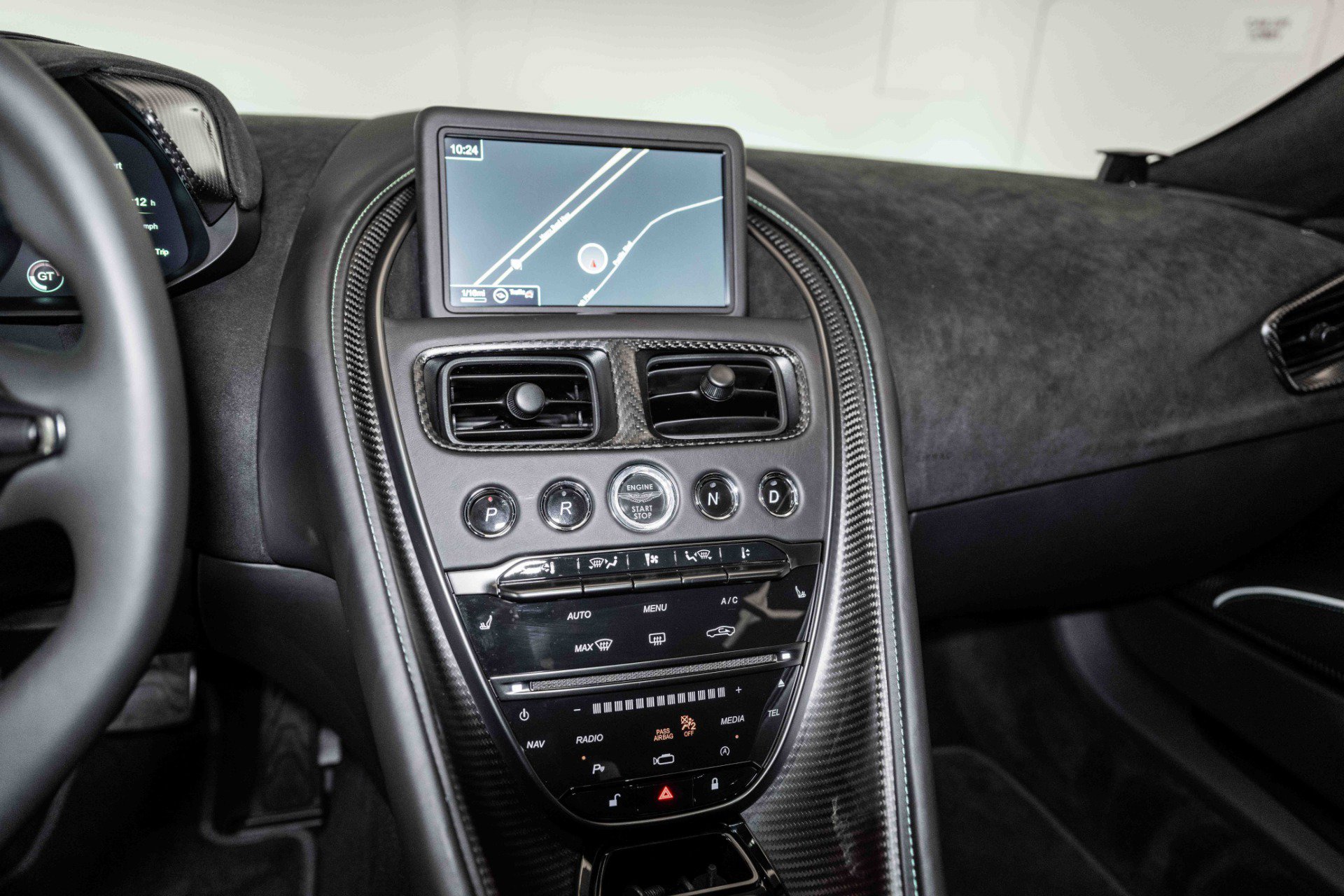 Used 2023 Aston Martin DBS Coupe RWD image 21