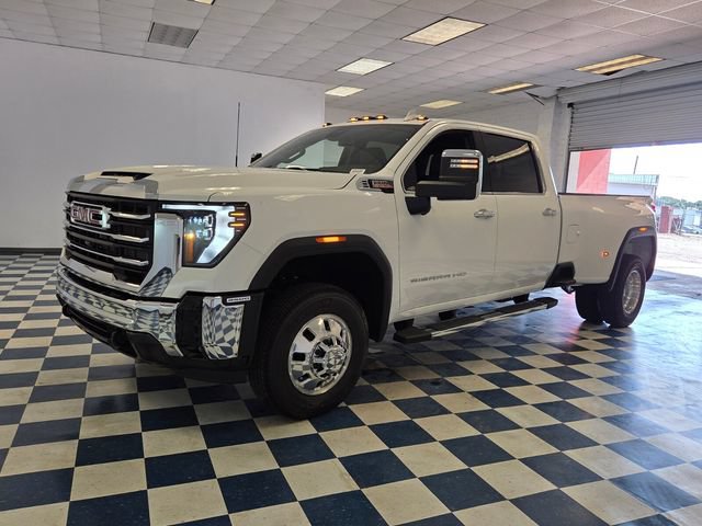 New 2026 GMC Sierra 3500 SLT w/ SLT Premium Package AWD/4WD image 3
