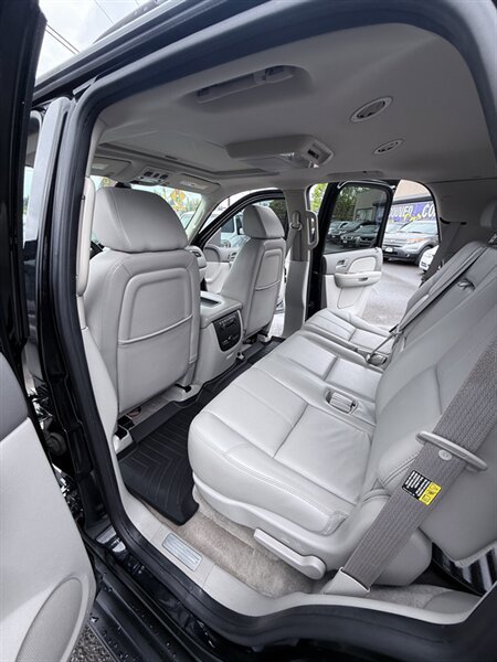 Used 2007 Chevrolet Tahoe LTZ w/ LTZ Preferred Equipment Group AWD/4WD image 29