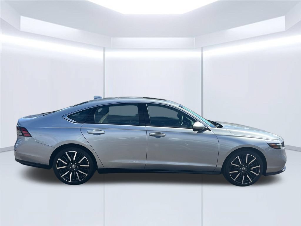 Used 2024 Honda Accord EX image 6