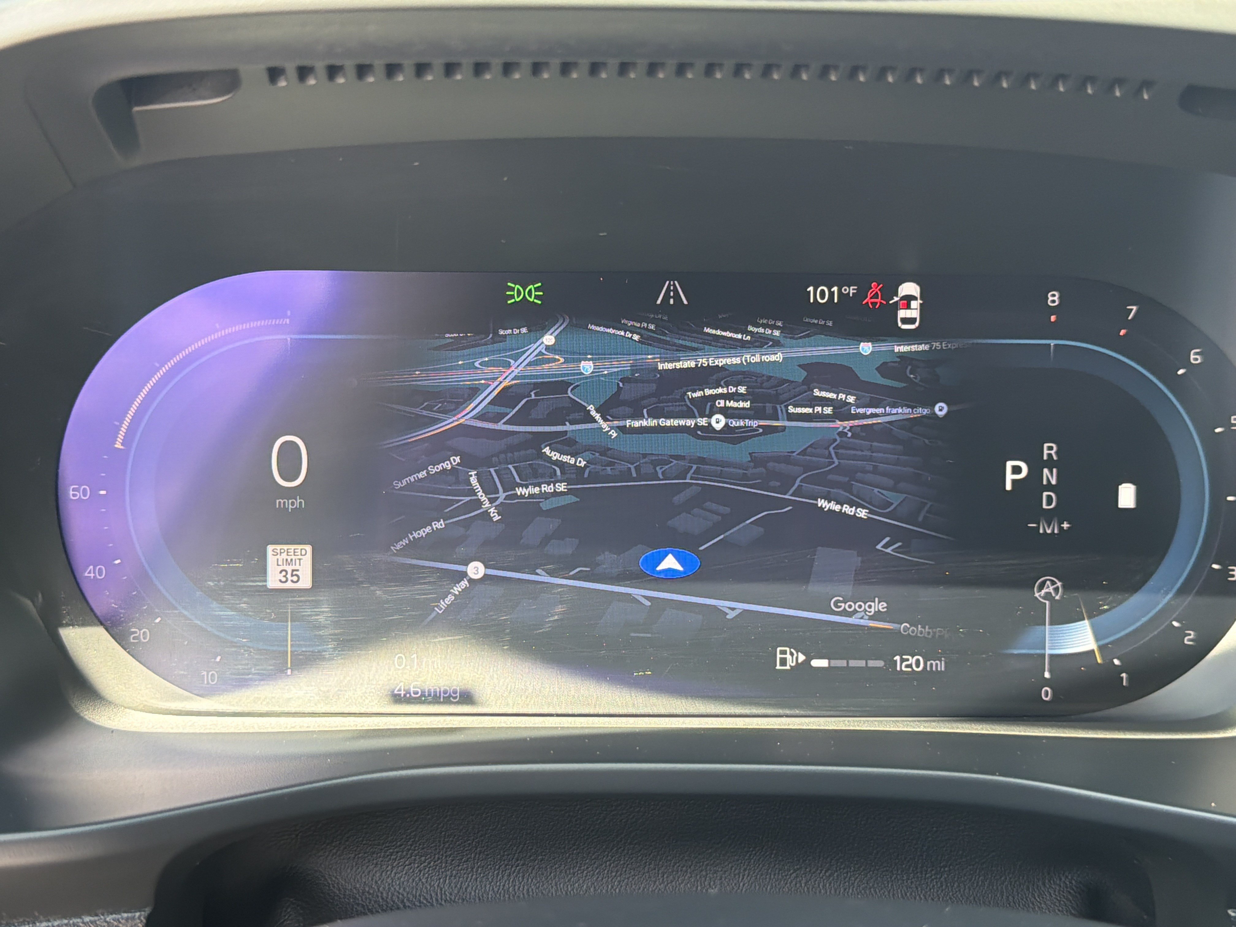 Used 2023 Volvo XC40 B4 Ultimate FWD image 32