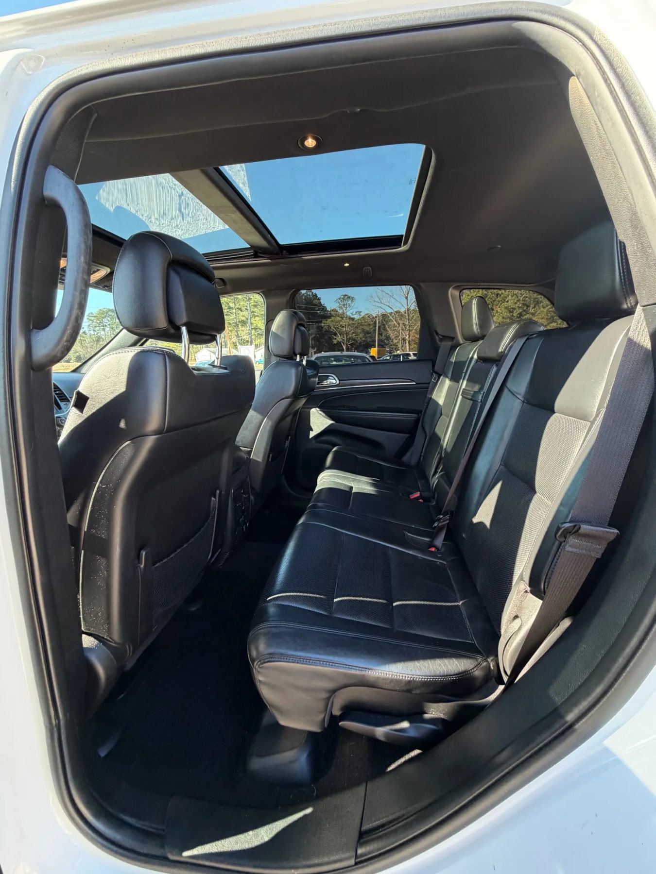 Used 2020 Jeep Grand Cherokee Limited w/ Luxury Group II image 11